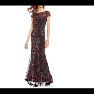 Calvin Klein Sequin Embroidered Cap Sleeve Gown Size 2